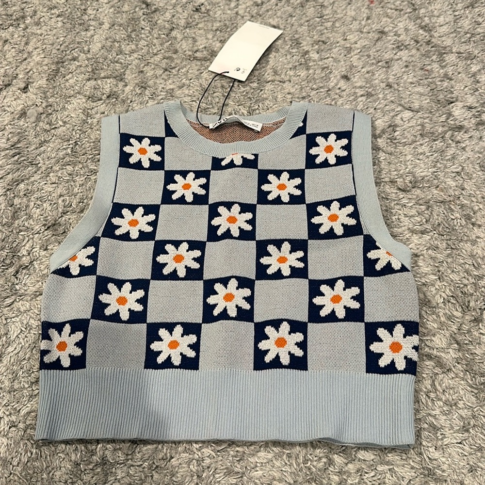 Cute Zara flower vest